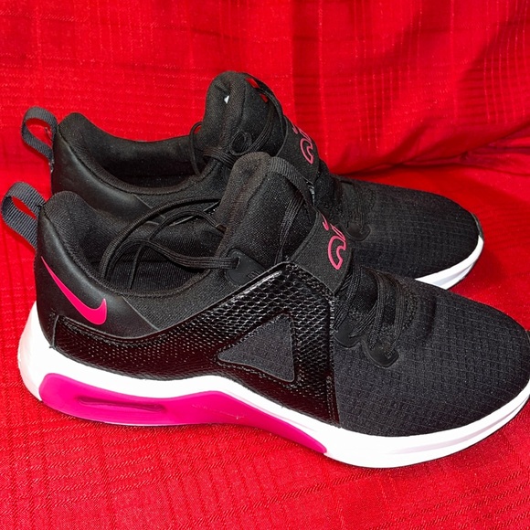 Women’s Size 8.5 NIKE AIR MAX BELLA TR 5 SHOES - Picture 1 of 7